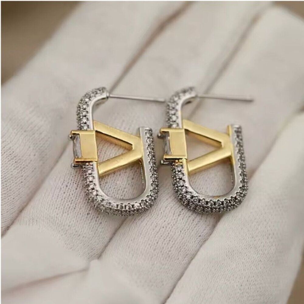 Inspired Valentino Garavani VLogo Signature stud earrings Inspired - Picture 2 of 5